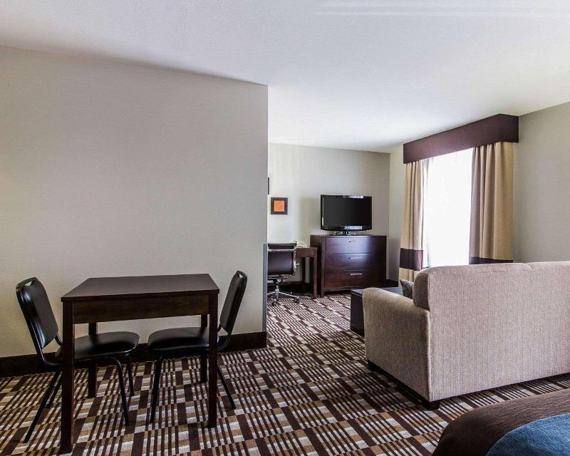 Comfort Inn Sullivan image