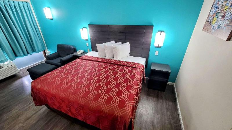 Econo Lodge Kosciusko image