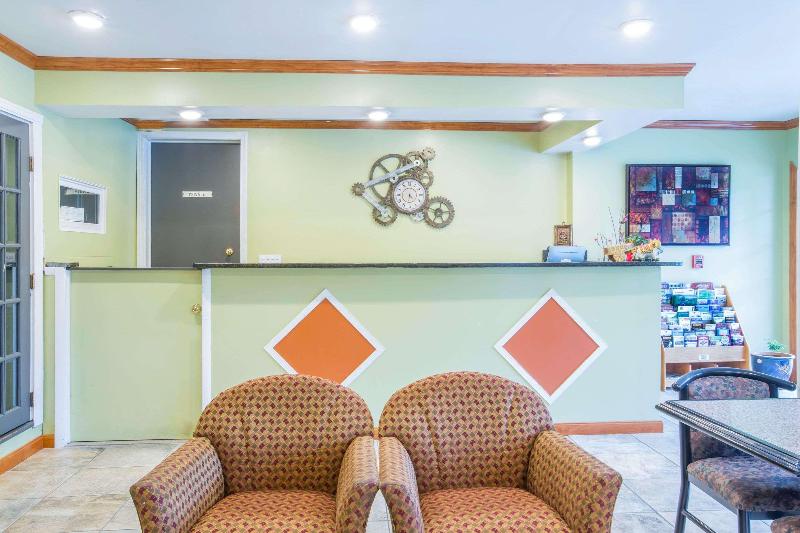Econo Lodge Manchester Area