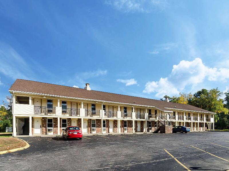 Econo Lodge Sturbridge Route 20 image