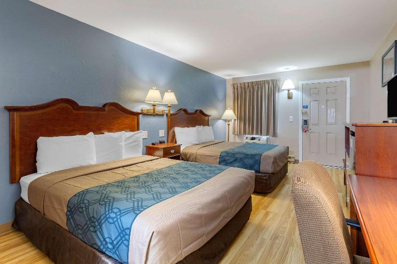 Econo Lodge Sturbridge Route 20 image