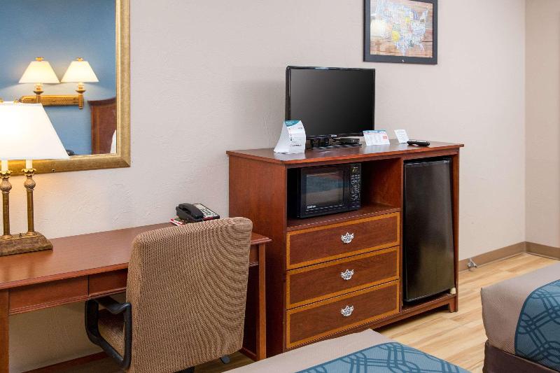 Econo Lodge Sturbridge Route 20 image