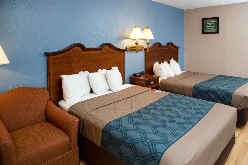 Econo Lodge Sturbridge Route 20 image