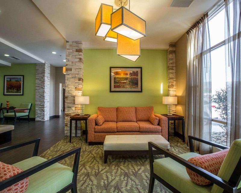 Comfort Inn Sylva - Cullowhee image