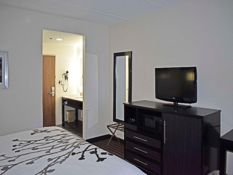 Sleep Inn & Suites West Knoxville image