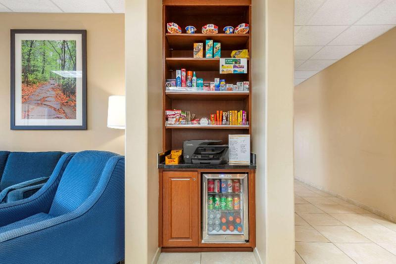 Comfort Inn & Suites Barnesville – Frackville image