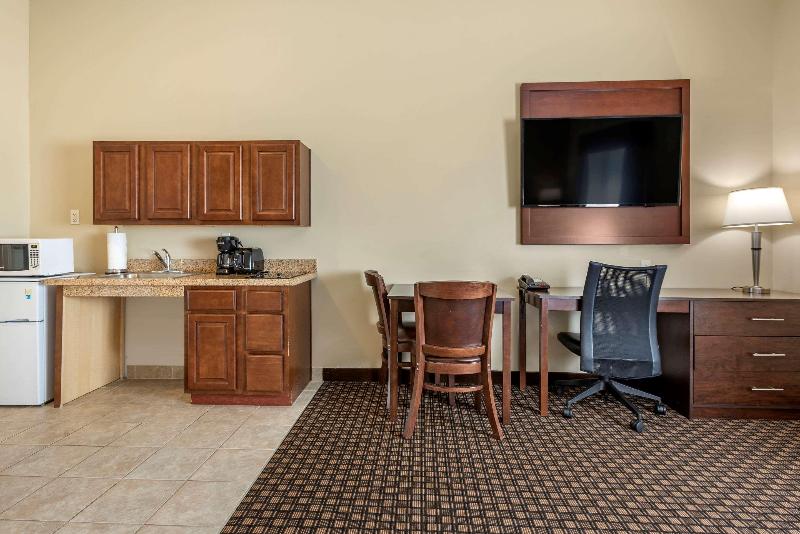 Comfort Inn & Suites Barnesville – Frackville image