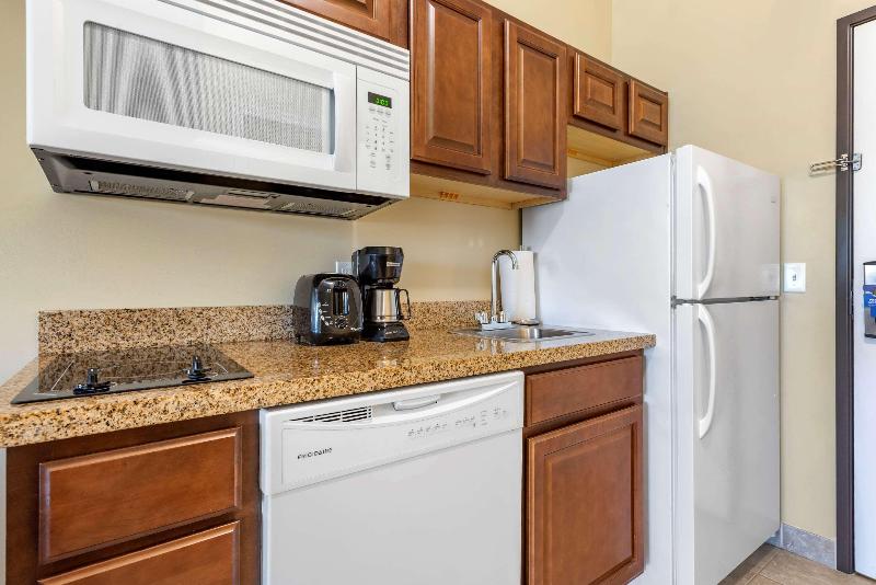 Comfort Inn & Suites Barnesville – Frackville image