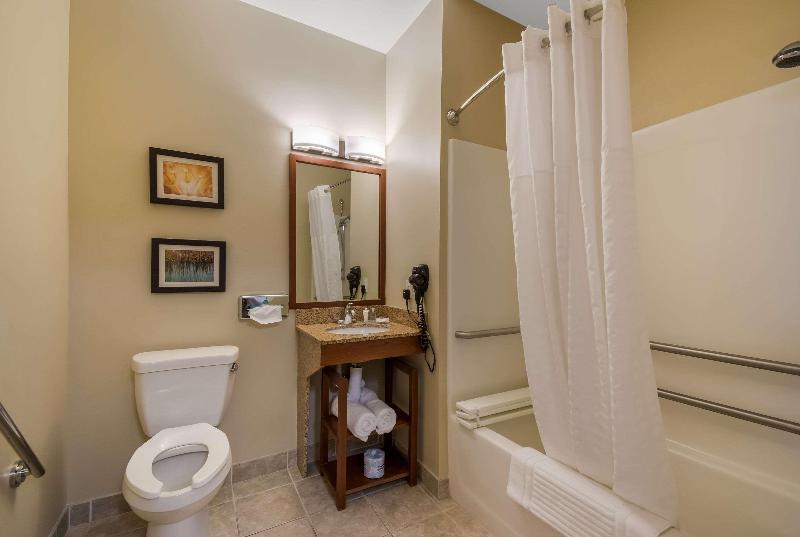 Comfort Inn & Suites Barnesville – Frackville image