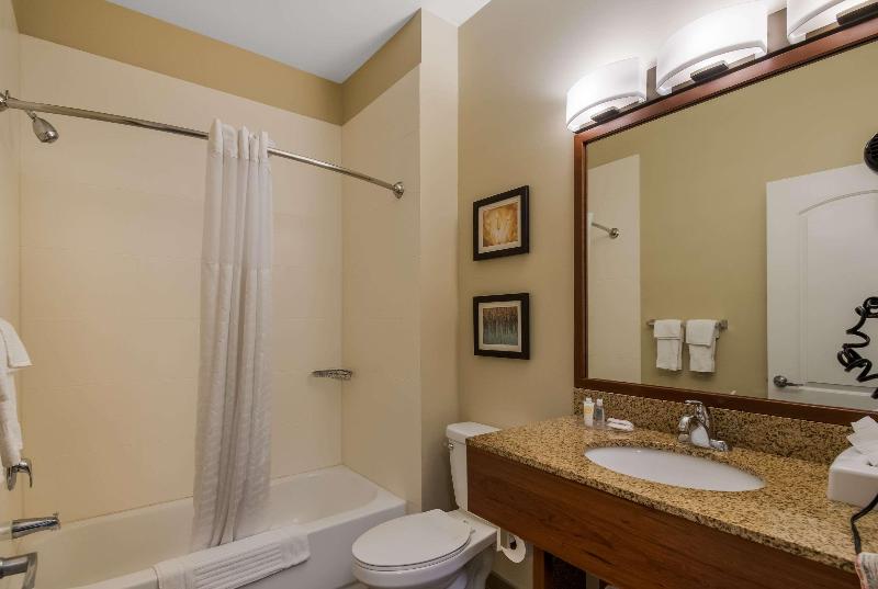 Comfort Inn & Suites Barnesville – Frackville image