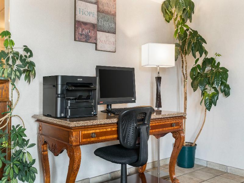 Quality Inn & Suites Manistique image