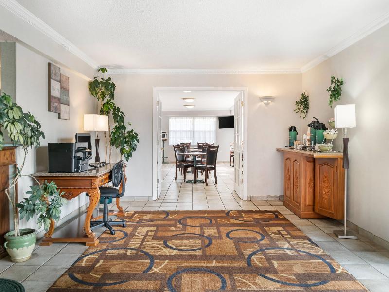 Quality Inn & Suites Manistique image