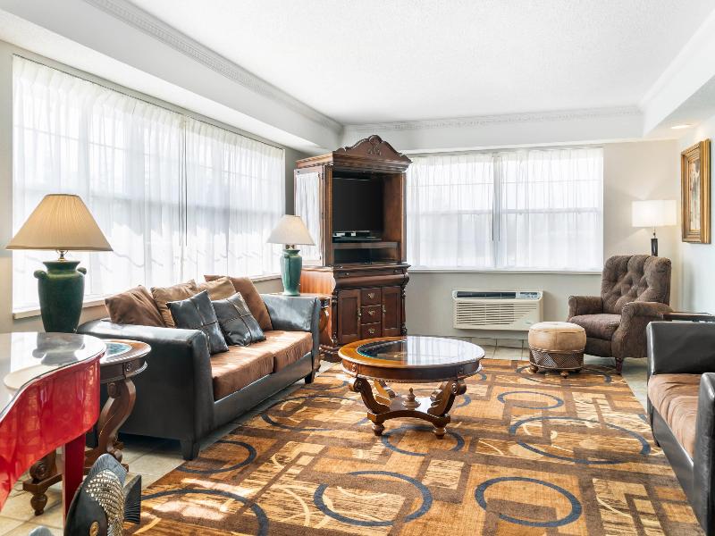 Quality Inn & Suites Manistique image