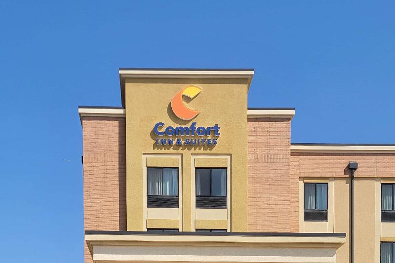 Comfort Inn & Suites North image