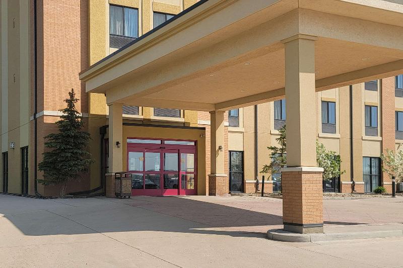 Comfort Inn & Suites North image