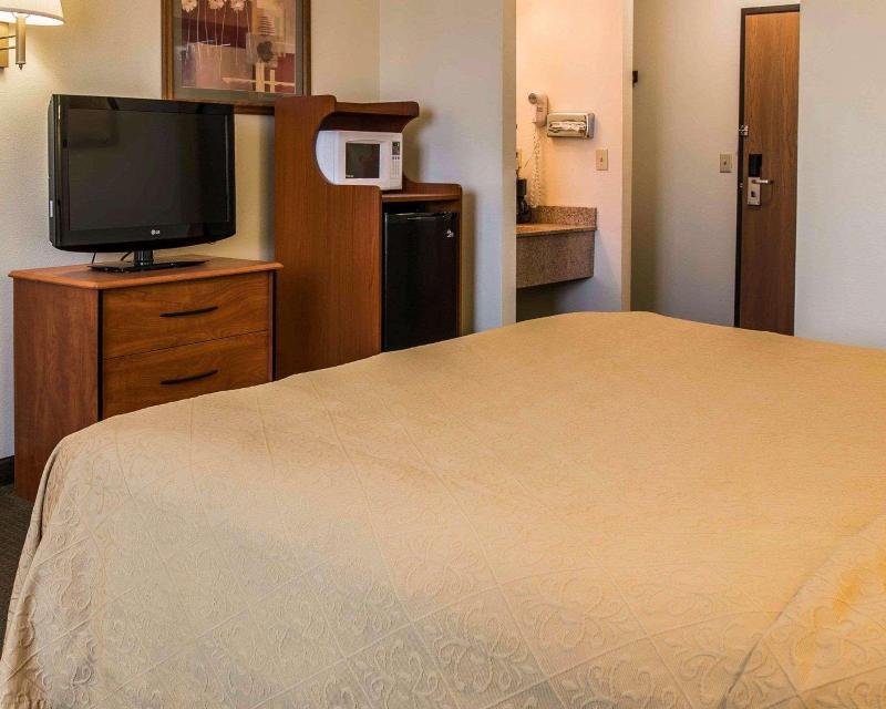 Quality Inn Durand image