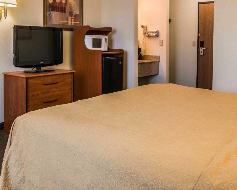 Quality Inn Durand image