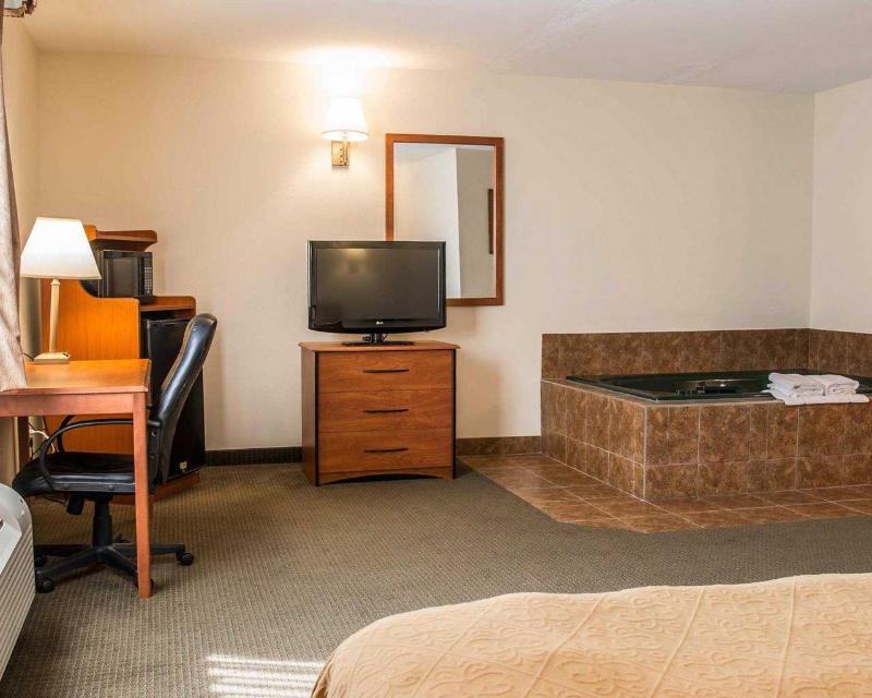 Quality Inn Durand image
