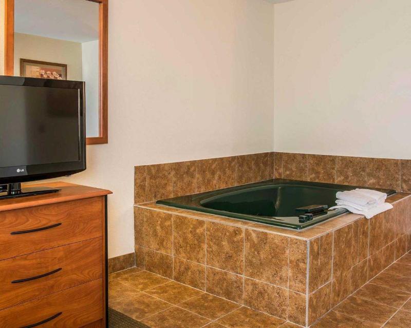 Quality Inn Durand image