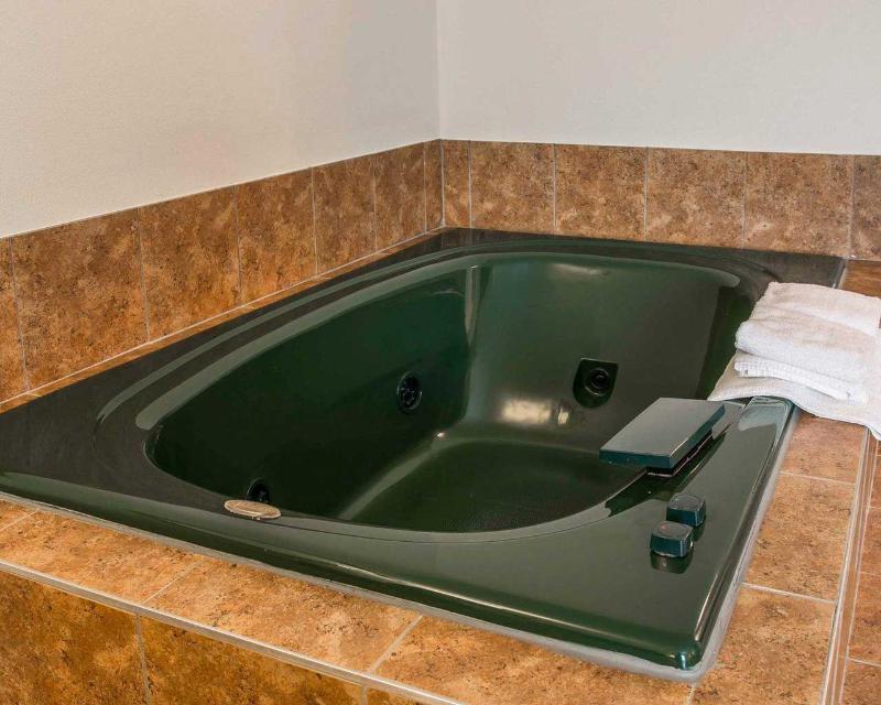 Quality Inn Durand image