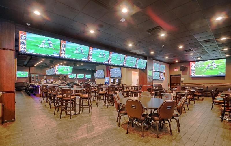 Econo Lodge Lake Elsinore Casino image