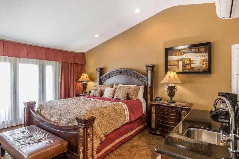 Econo Lodge Lake Elsinore Casino image