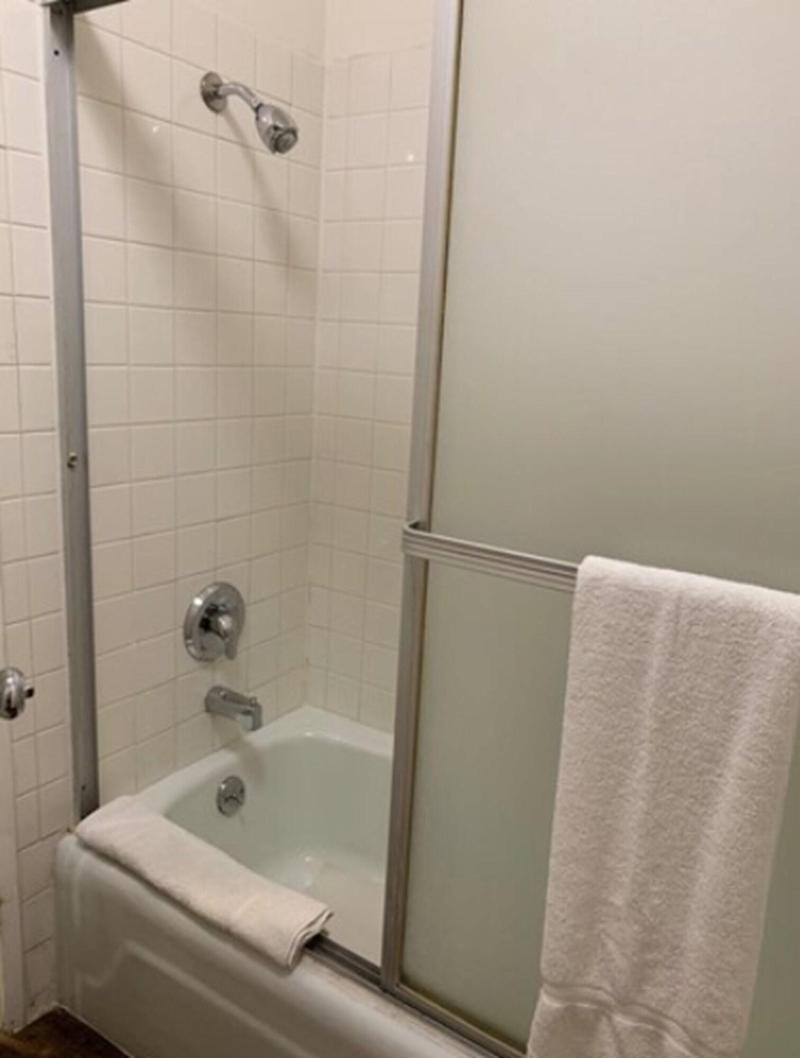 Econo Lodge Lake Elsinore Casino image