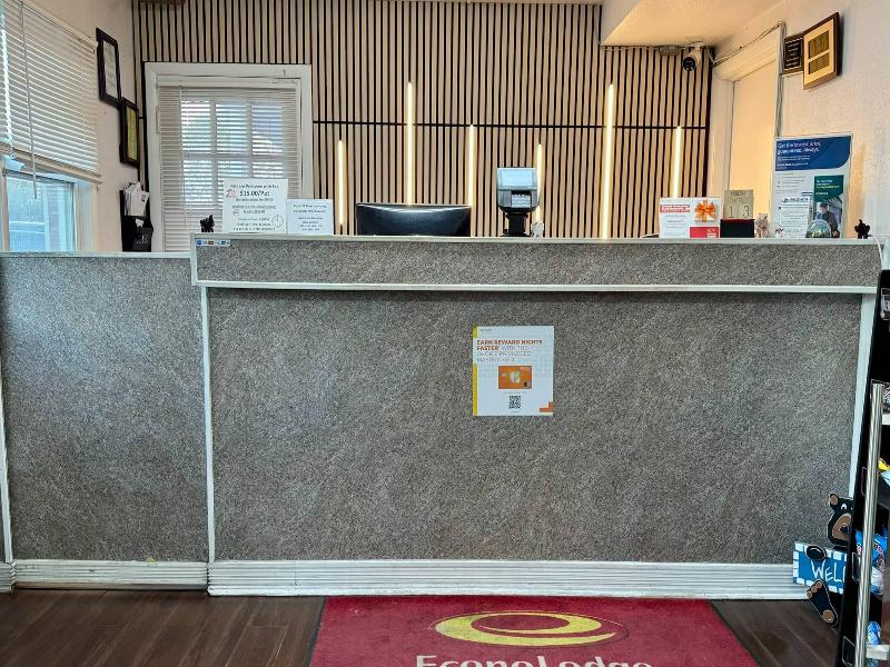 Econo Lodge Woodstock - Shenandoah Valley I-81 image