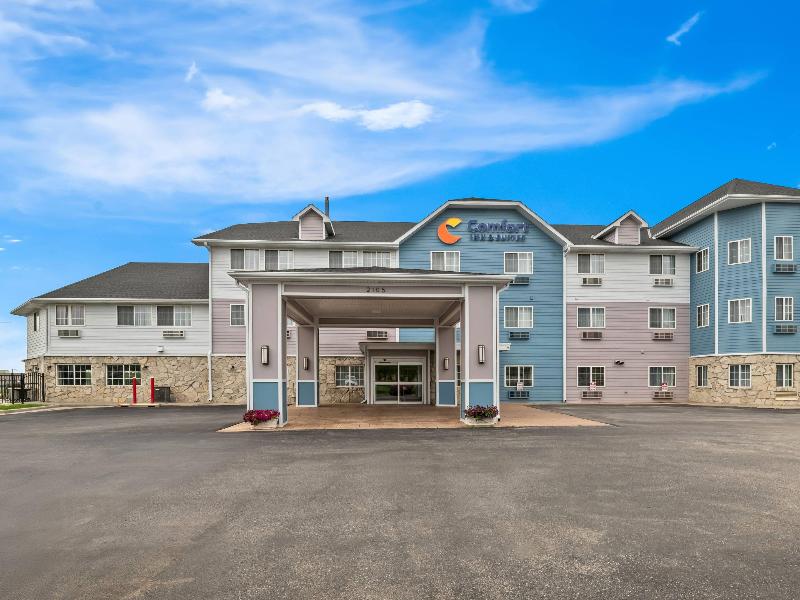 Comfort Inn & Suites Bellevue - Omaha Offutt AFB image