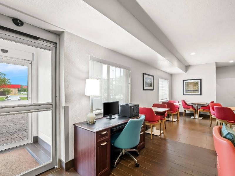 Comfort Inn & Suites Bellevue - Omaha Offutt AFB image