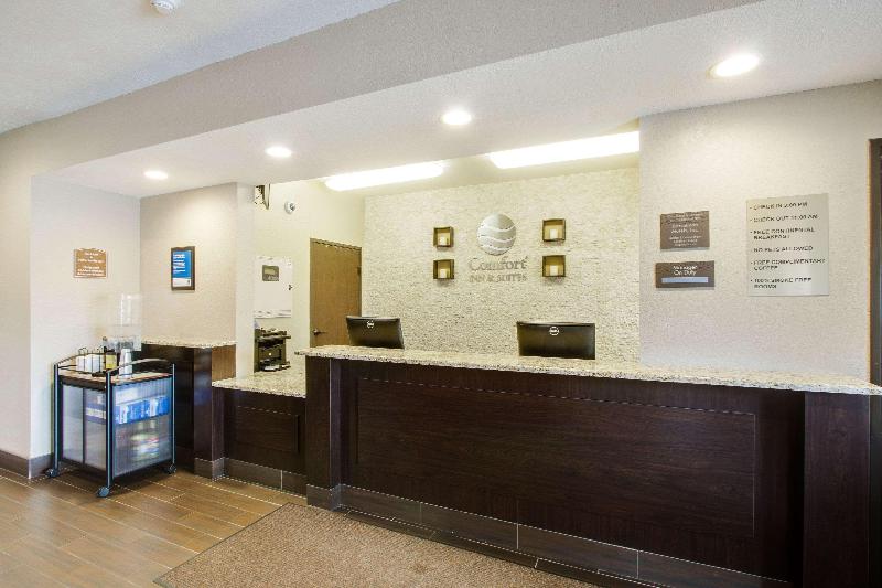 Comfort Inn & Suites Bellevue - Omaha Offutt AFB image