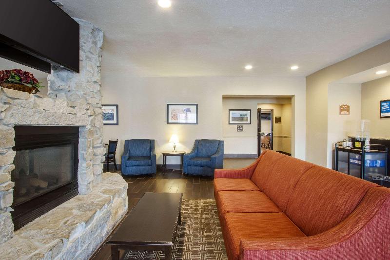 Comfort Inn & Suites Bellevue - Omaha Offutt AFB image