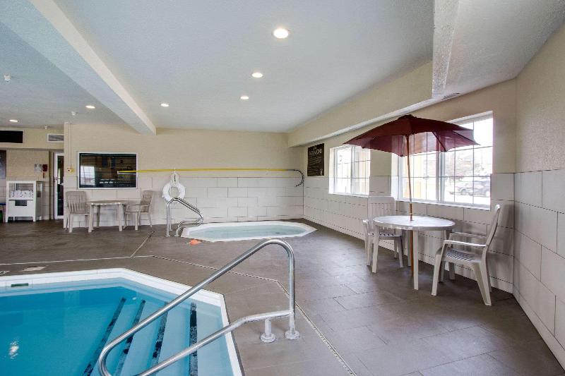 Comfort Inn & Suites Bellevue - Omaha Offutt AFB image