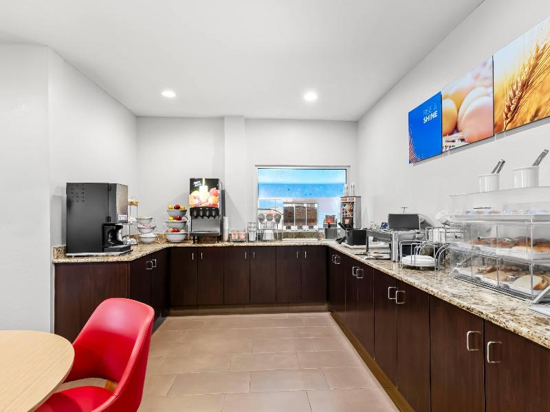 Comfort Inn & Suites Bellevue - Omaha Offutt AFB image