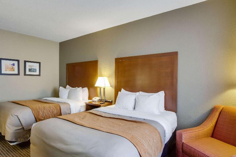 Comfort Inn & Suites Bellevue - Omaha Offutt AFB image