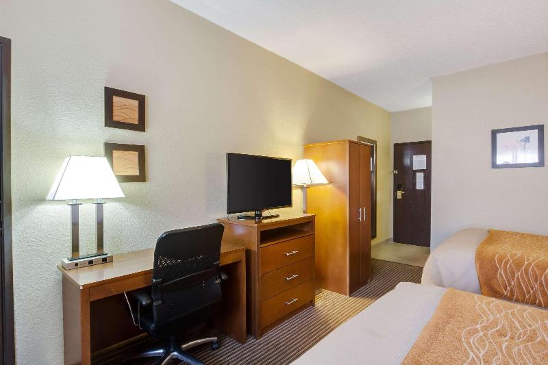 Comfort Inn & Suites Bellevue - Omaha Offutt AFB image