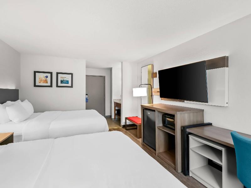 Comfort Inn & Suites Bellevue - Omaha Offutt AFB image