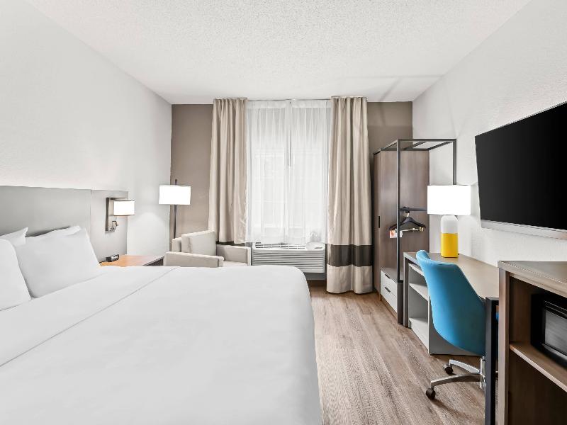 Comfort Inn & Suites Bellevue - Omaha Offutt AFB image
