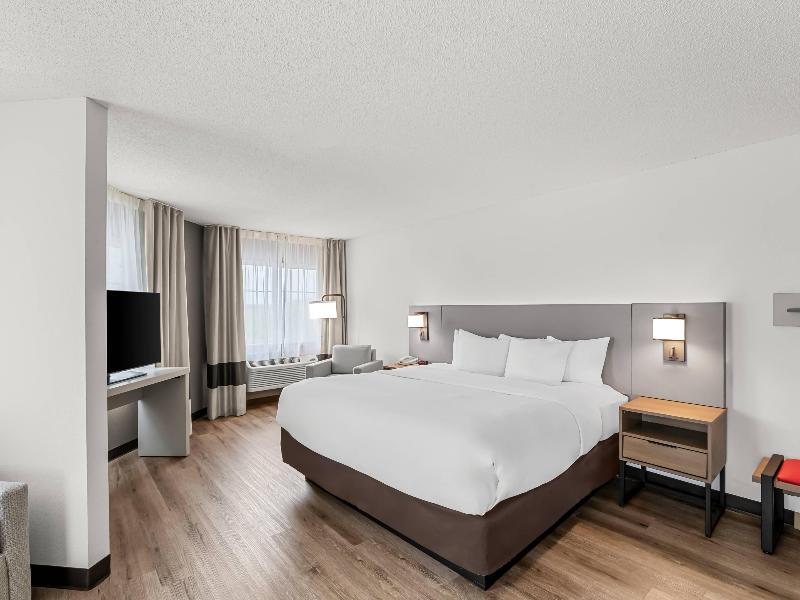 Comfort Inn & Suites Bellevue - Omaha Offutt AFB image