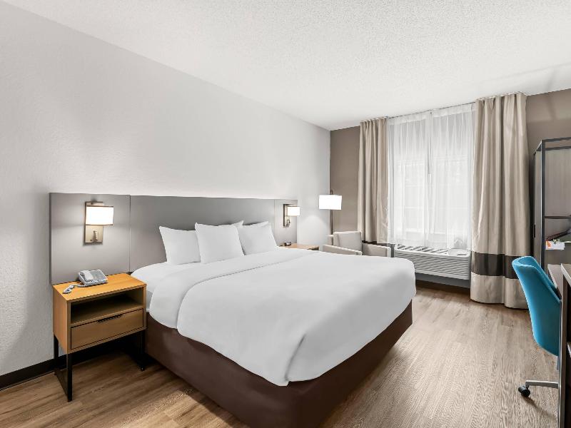 Comfort Inn & Suites Bellevue - Omaha Offutt AFB image