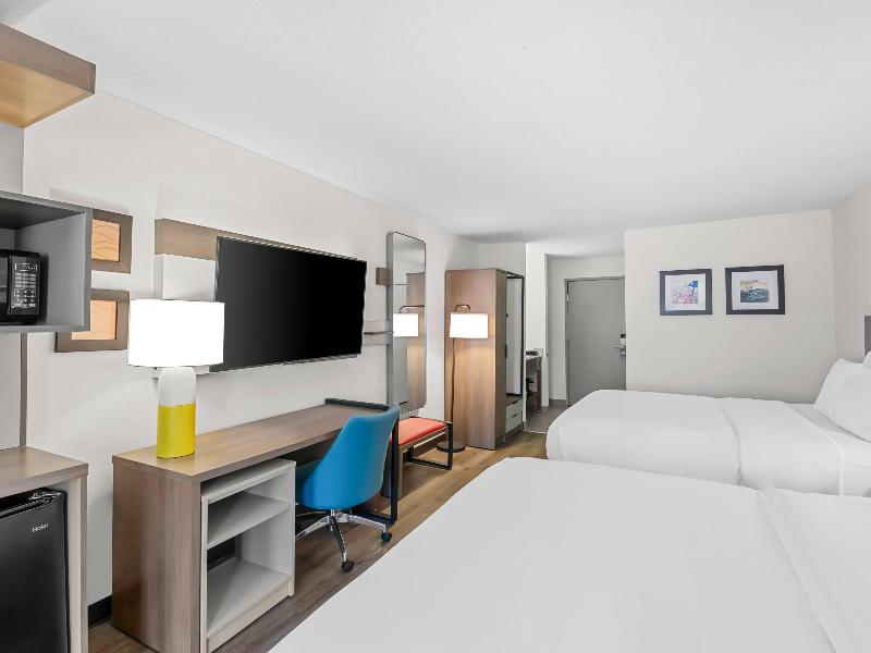 Comfort Inn & Suites Bellevue - Omaha Offutt AFB image