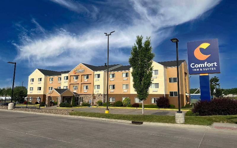 ComfortInnSuites Coralville Iowa City RiverLanding image
