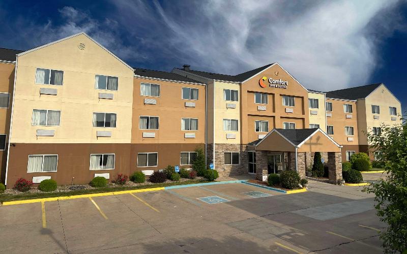 ComfortInnSuites Coralville Iowa City RiverLanding image