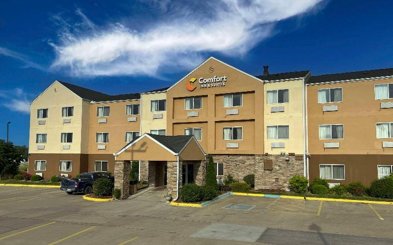 ComfortInnSuites Coralville Iowa City RiverLanding image