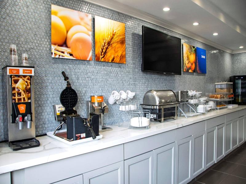 ComfortInnSuites Coralville Iowa City RiverLanding image