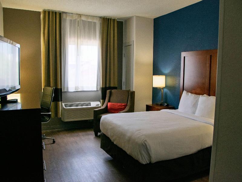ComfortInnSuites Coralville Iowa City RiverLanding image