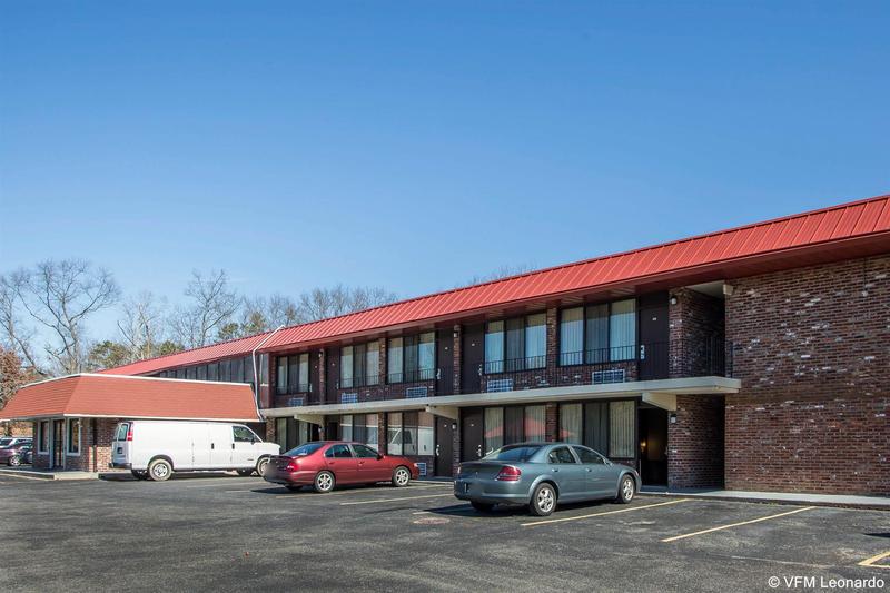 Rodeway Inn Williamstown image