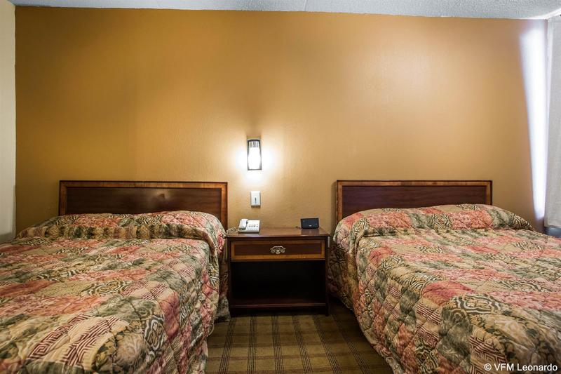 Rodeway Inn Williamstown image