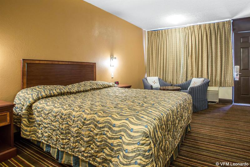 Rodeway Inn Williamstown image