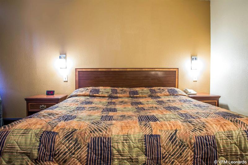 Rodeway Inn Williamstown image